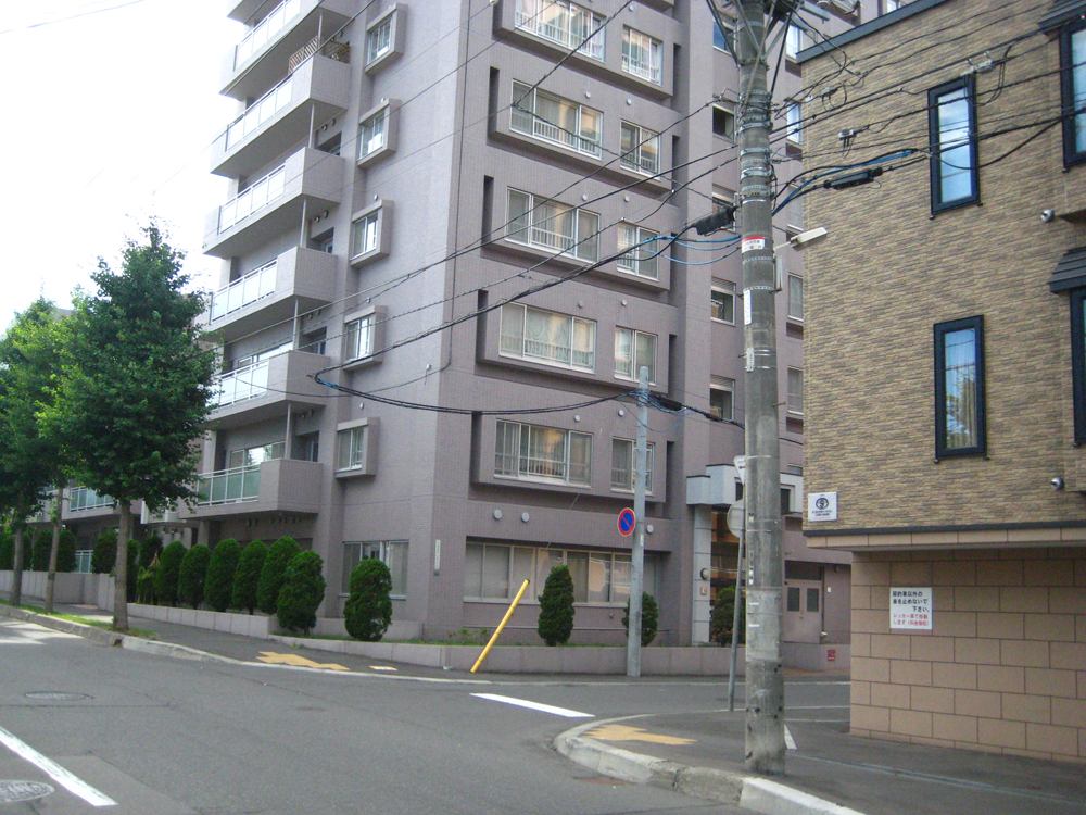 目印の右折ポイントです。イメージ